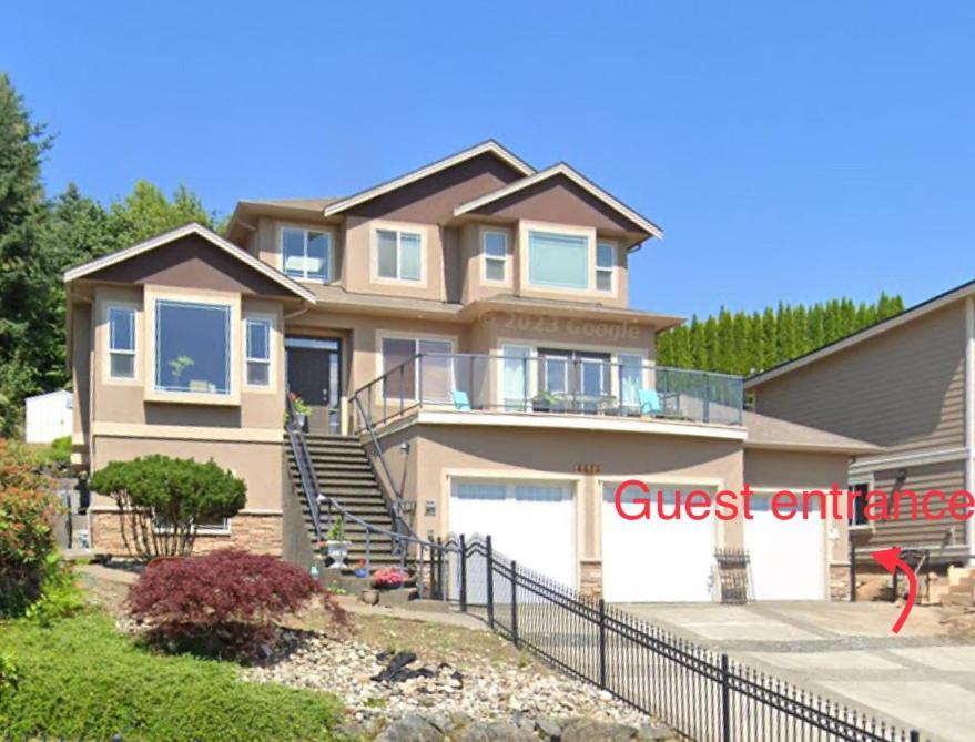 Private 2 Bedrooms Suite Near Hwy 1, Cultus Lake, Heritage Park, Fishing, Coliseum Chilliwack Buitenkant foto