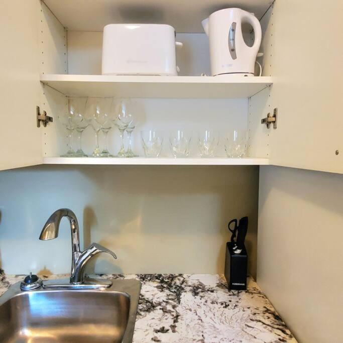 Private 2 Bedrooms Suite Near Hwy 1, Cultus Lake, Heritage Park, Fishing, Coliseum Chilliwack Buitenkant foto